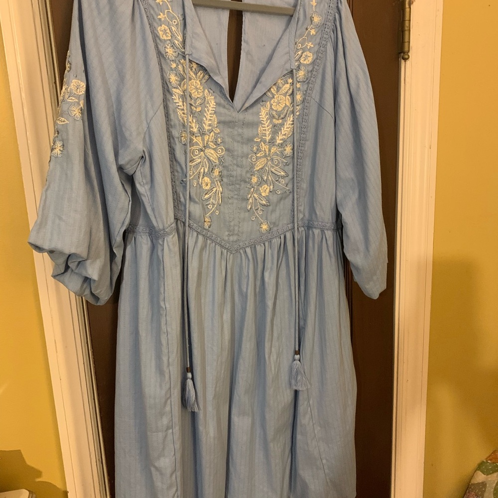 Plus size Chambray short dress by Black Tape. Size 1X